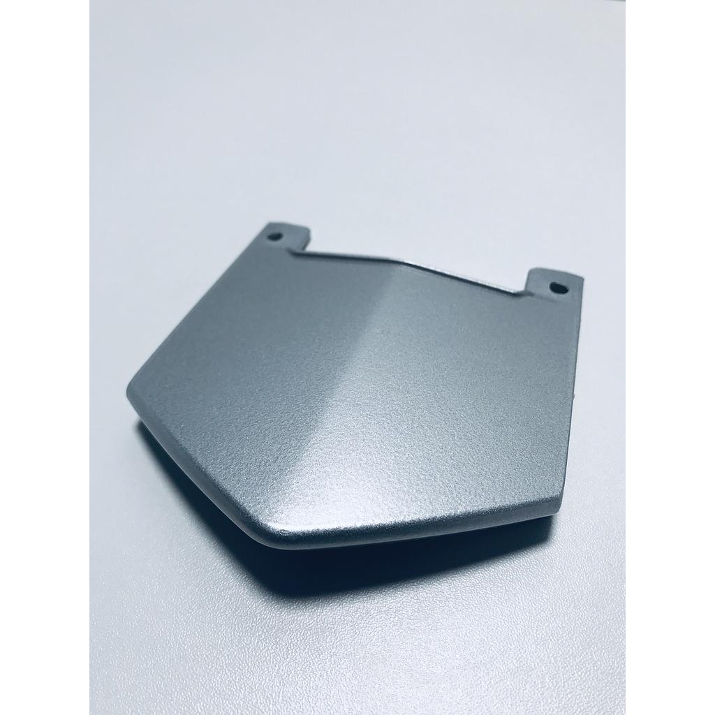 Plástico tapa posterior central de color GP PLATA