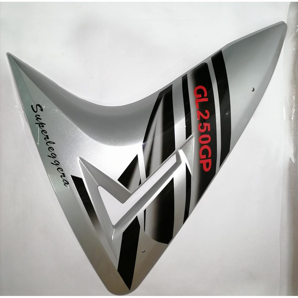 Tapa plástico lateral cobertor inferior izquierdo GP250 PLATA