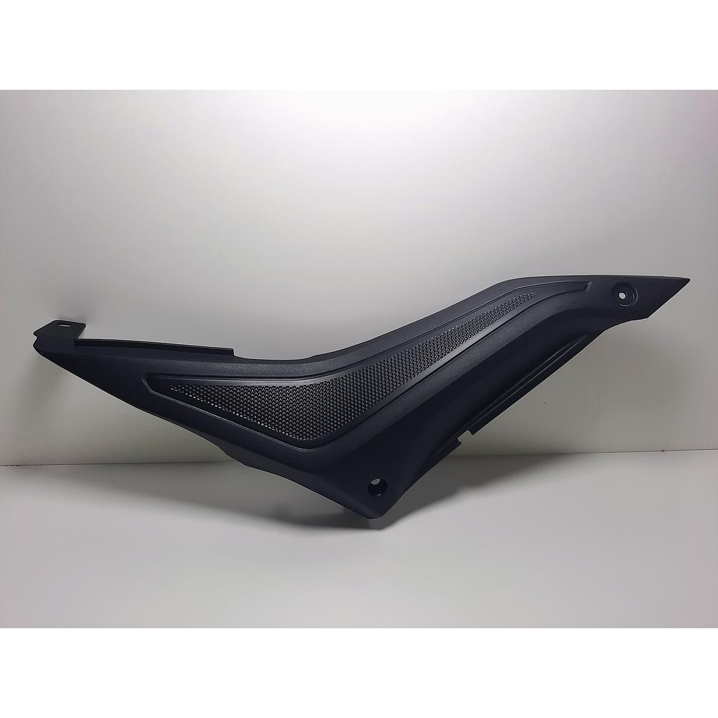 Tapa plástico lateral cobertor superior izquierdo GP